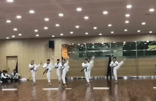 중국의 태권도 도장 모습들.gif 이미지 17