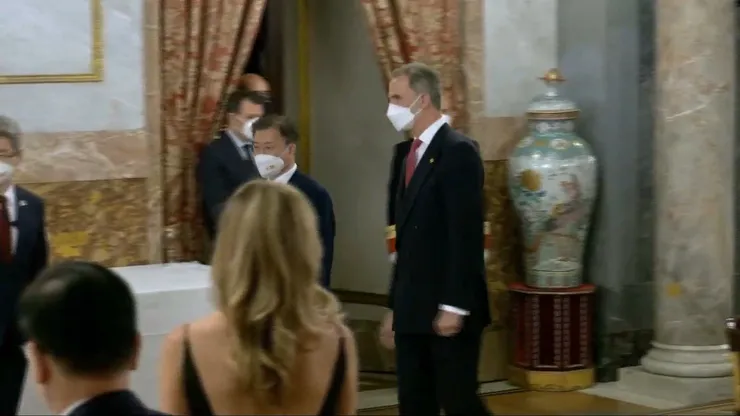 Cena de estado ofrecida por Sus Majestades los Reyes_20210616_035204.147.png