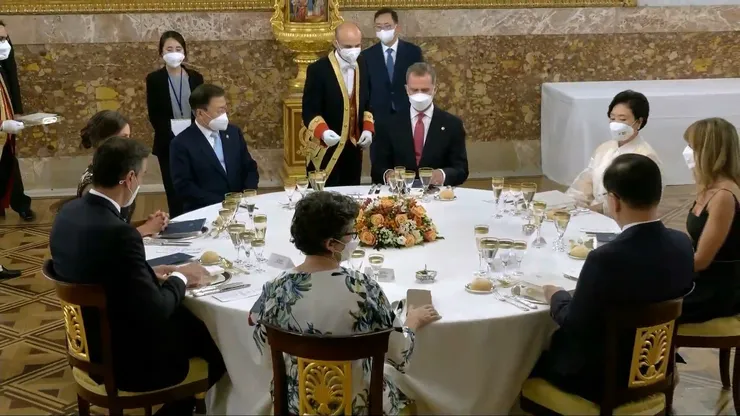 Cena de estado ofrecida por Sus Majestades los Reyes_20210616_035420.546.png