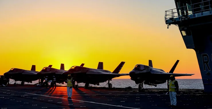 F-35-Sunset-Strike-Warrior-HMS-Queen-Elizabeth-1536x788.jpg