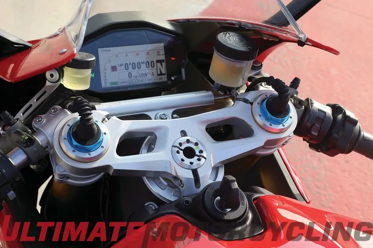 2015-ducati-1299-panigale-s-review-making-1199-obsolete-10.jpg