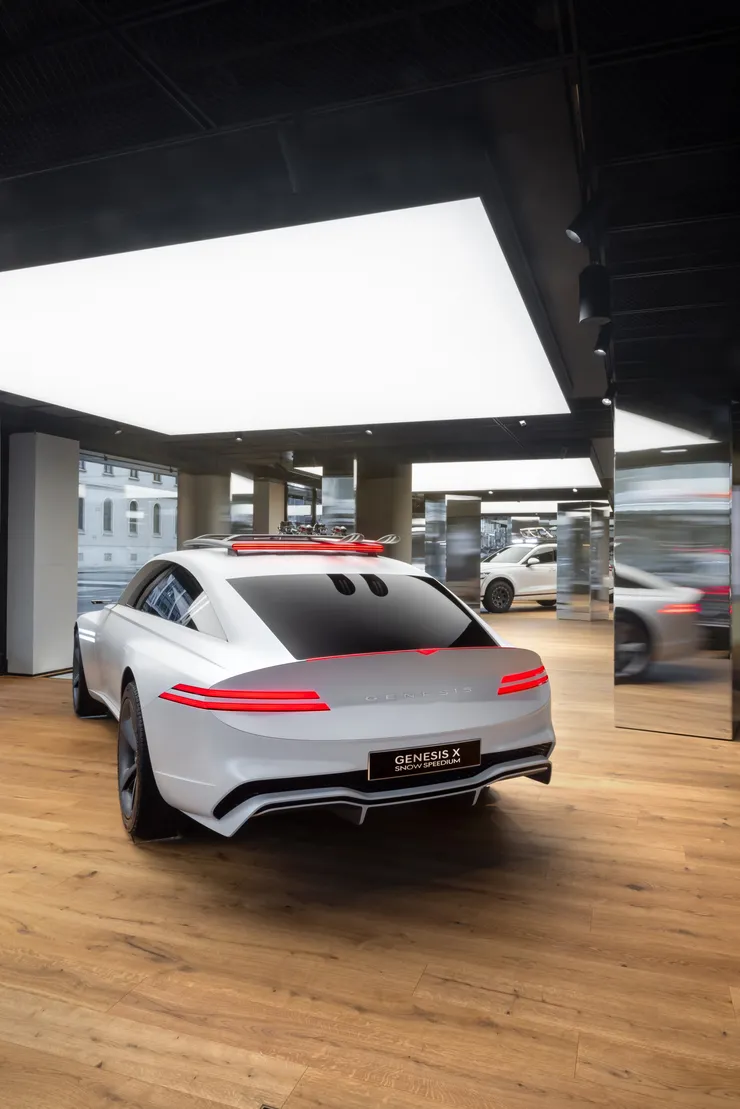genesisshowcasesxsnowspeediumgv70snowatgenesisstudiogeneva-51.jpg