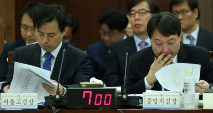 조은석.png