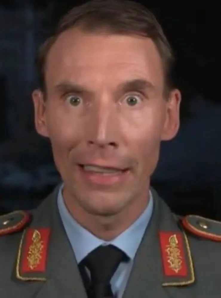 GvzOK4JWQAASlqL.jpg