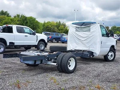 2024-ford-e-350-cutaway-5.jpg