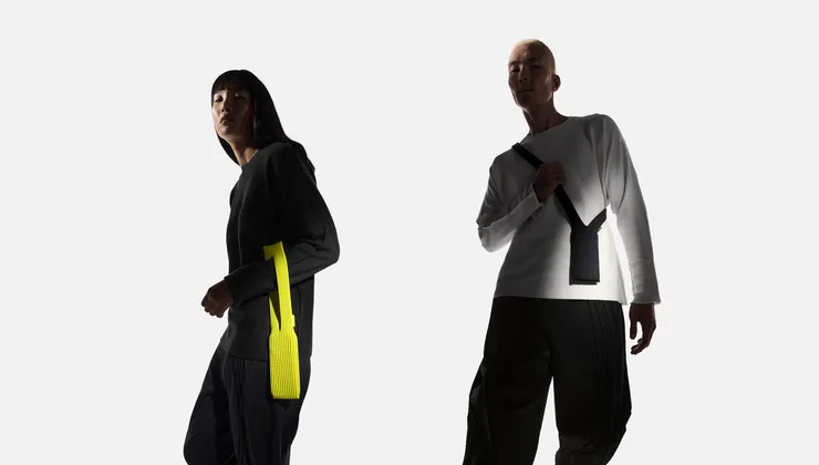 Apple-iPhone-Pocket-and-ISSEY-MIYAKE-hero.jpg