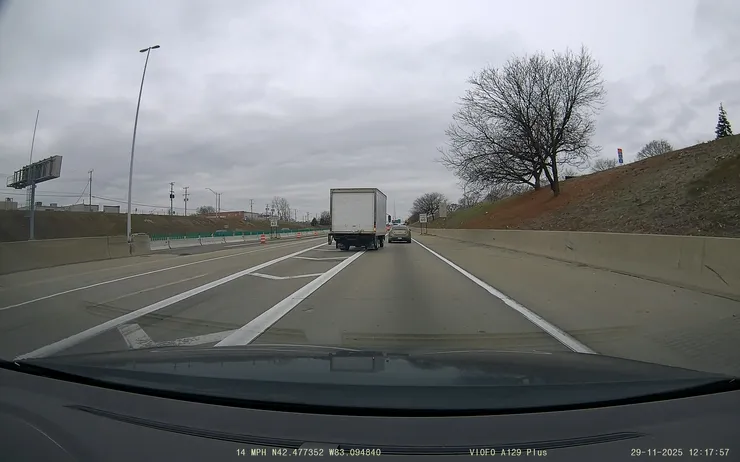20251129121649_018874F.MP4_20251201_185044.661.jpg