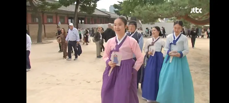 경복궁서 한푸·기모노 입고 '찰칵'…결국 정부가 나섰다 이미지 17