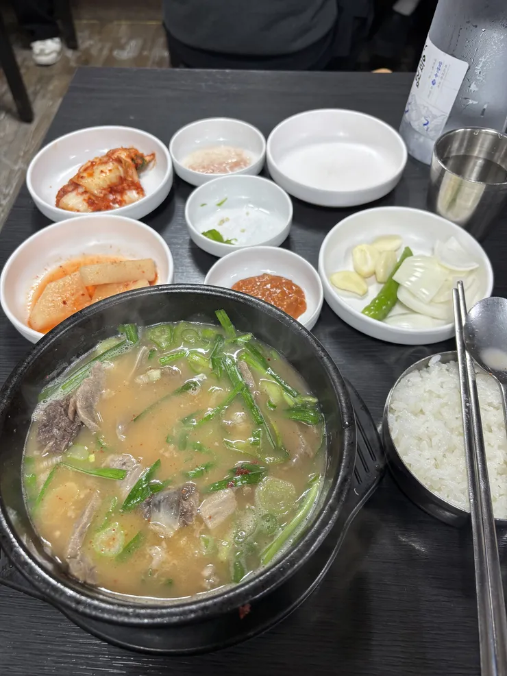 줄서서 먹는 순댓국 이미지 1