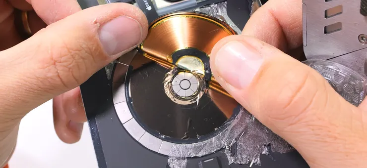 iPhone Duo MagSafe에 추가된 자석? 이미지 1