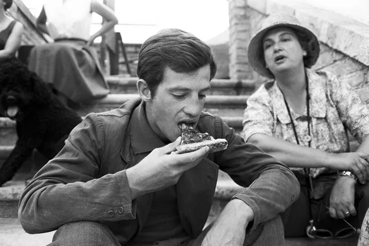 jean-paul-belmondo-eating-a-pizza.jpg