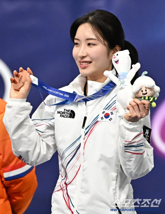 김길리, 쇼트트랙 女 1000m 동메달 획득… 대한민국 6번째 메달 이미지 6