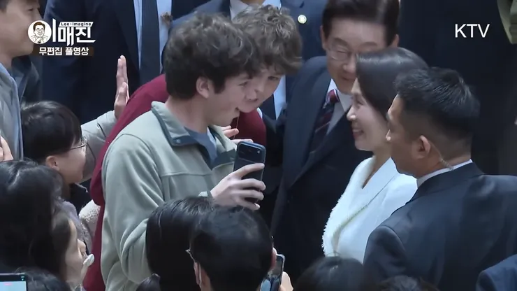 videoframe_1463701.png