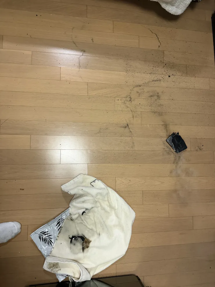 오늘 아침 보조배터리 폭발 후기 이미지 4