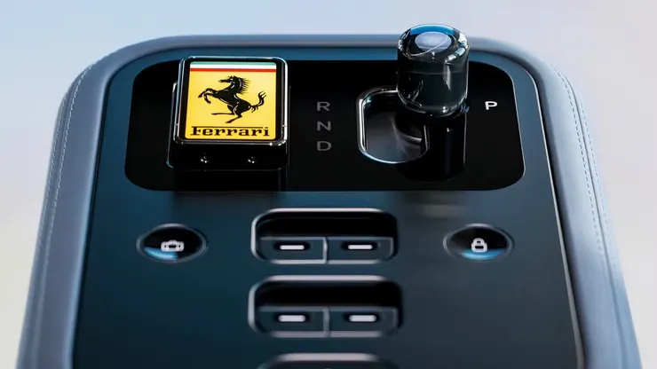 ferrari-luce_shifter_event_photo_srgb_4k_72dpi_5x4_f4b82985-7426-4c2f-8ad7-a0ae17d3fb57.jpg