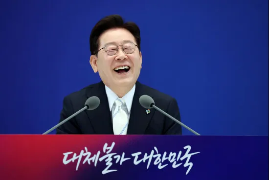 李 대통령“전세, 사라져가지 않겠나..대폭등 아닌 정상화 과정” 이미지 1