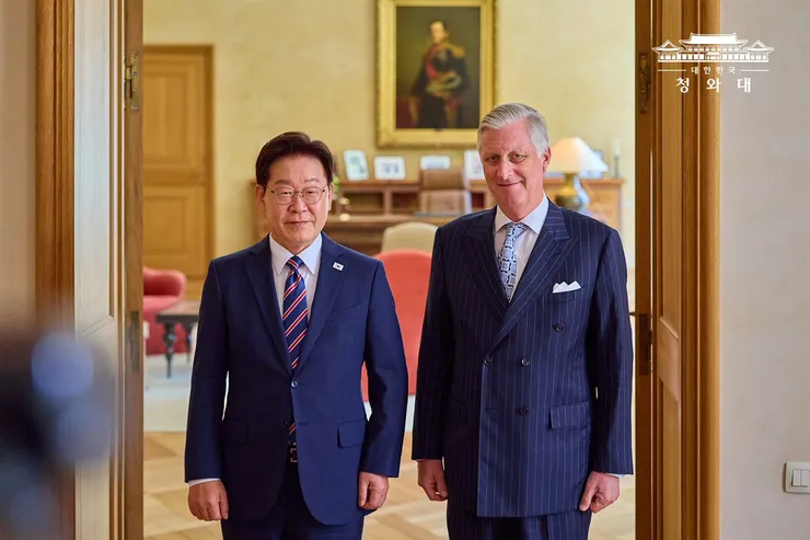 HKdsoWGacAA6clX.jpg