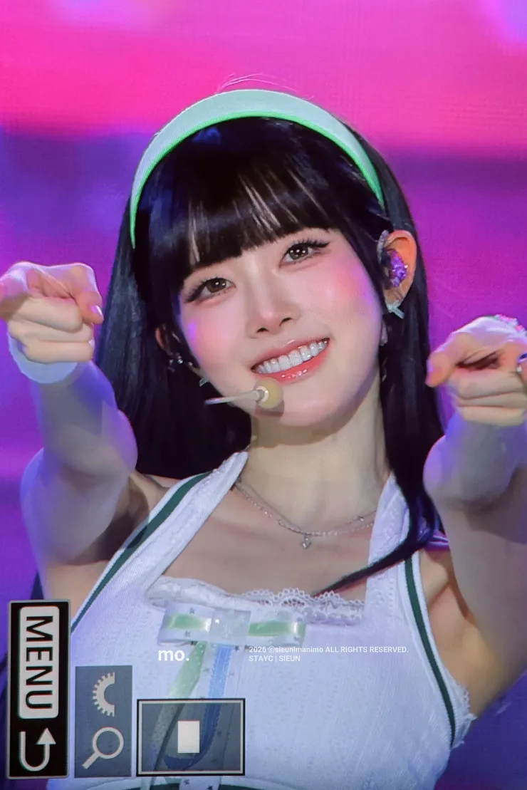 HK3y40VbQAAksxw.jpg