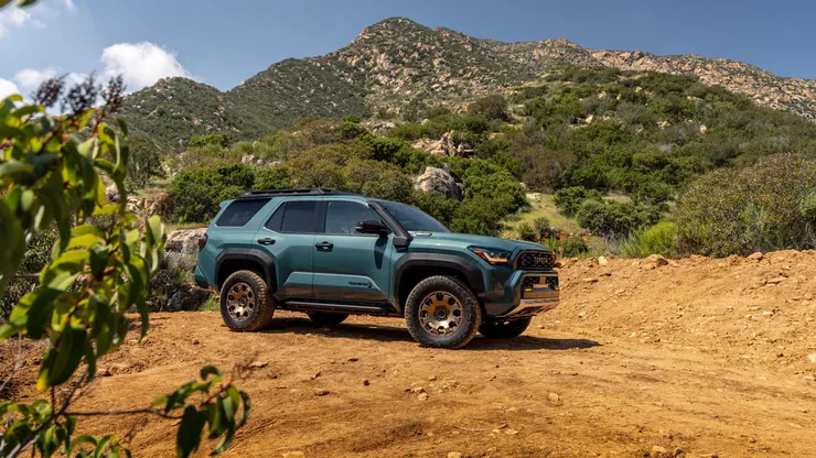 2025-toyota-4runner-trailhunter-front-profile.jpg