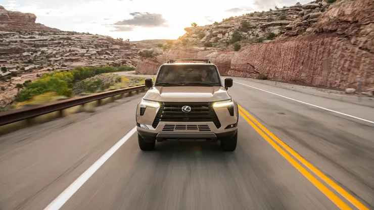 2024-lexus-gx-550-overtrail-in-earth 2.jpg