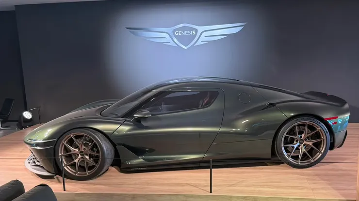 genesis_magma_gt_concept_side.jpg