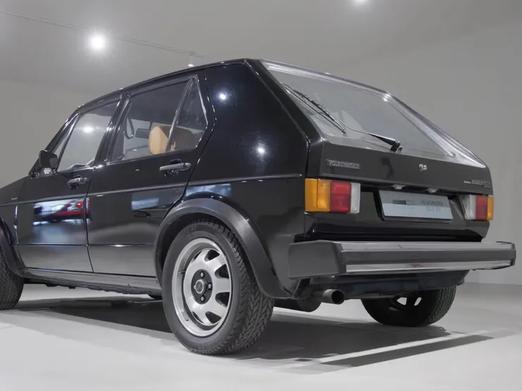 first-volkswagen-golf-gti-3.jpg