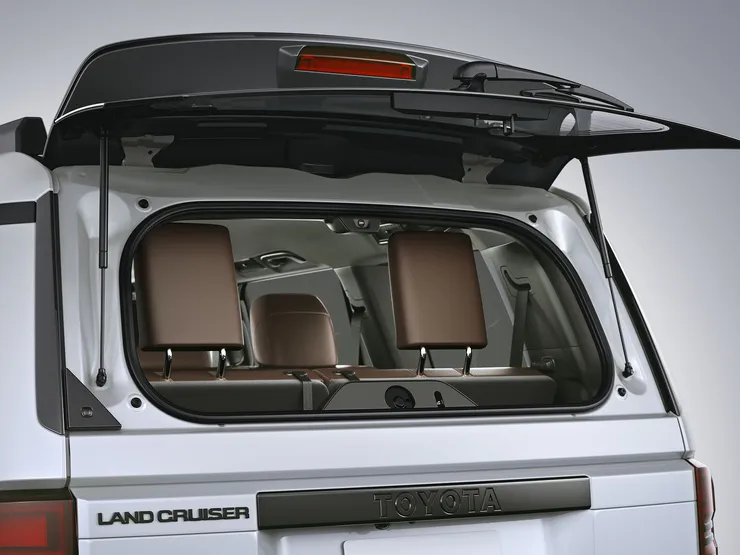 221_LandCruiser250.jpg