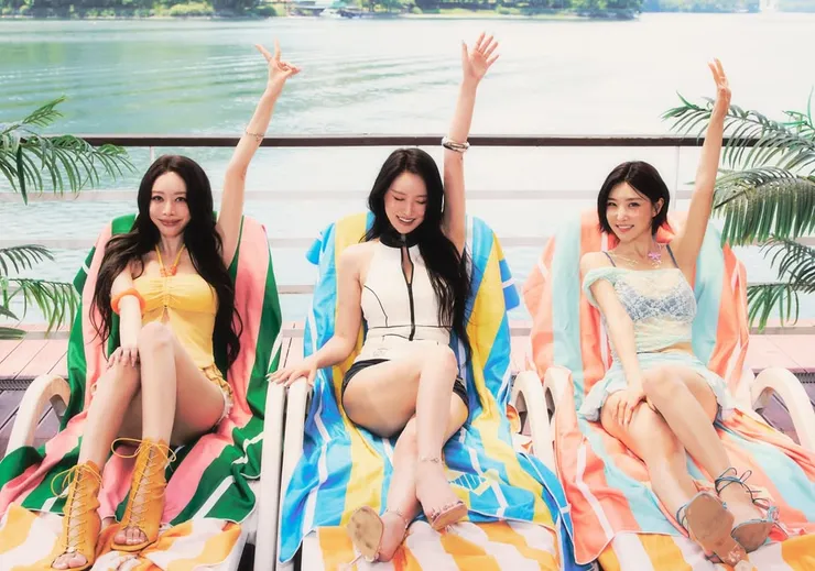 브브걸 여름 신곡 <바디 웨이브> 뮤비 이미지 15