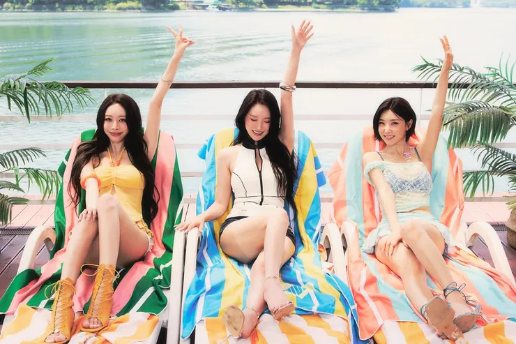브브걸 여름 신곡 <바디 웨이브> 뮤비 이미지 16