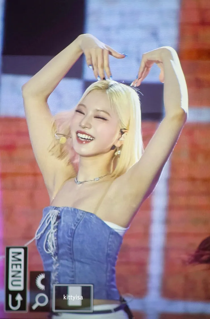 HOFA3xYagAAguum.jpg