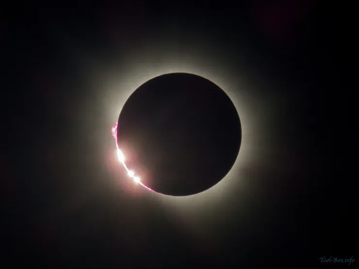 SolarEclipse2026-04_2048px.jpg