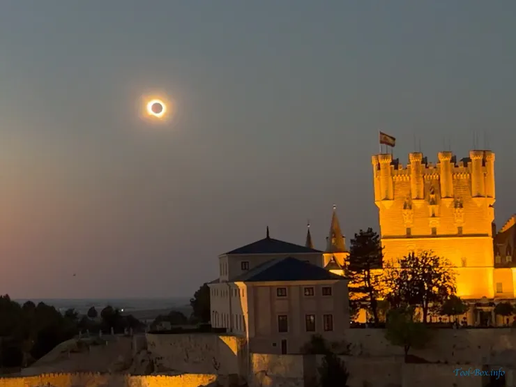 SolarEclipse2026-02_2048px.jpg
