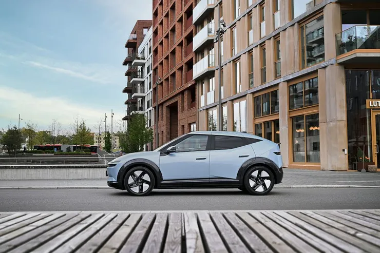 hyundai-ioniq-3-side-view.jpg