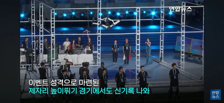 중국에서 열린 휴머노이드 로봇 운동회 이미지 6