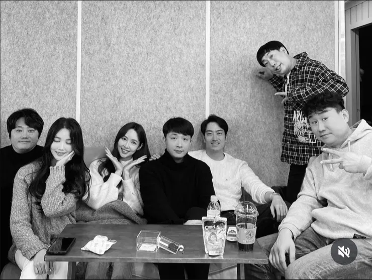 푸른거탑 배우들의 故이용주 추모 이미지 8